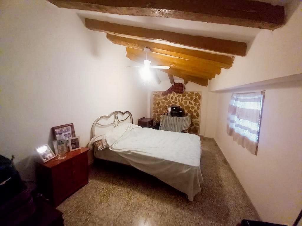 5 soverom Hus til salgs i Castillo de Locubin med svømmebasseng - € 59 000 (Ref: 9894984)
