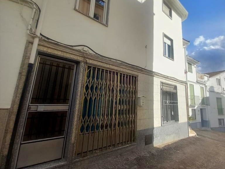 5 soverom Hus til salgs i Castillo de Locubin med svømmebasseng - € 59 000 (Ref: 9894984)