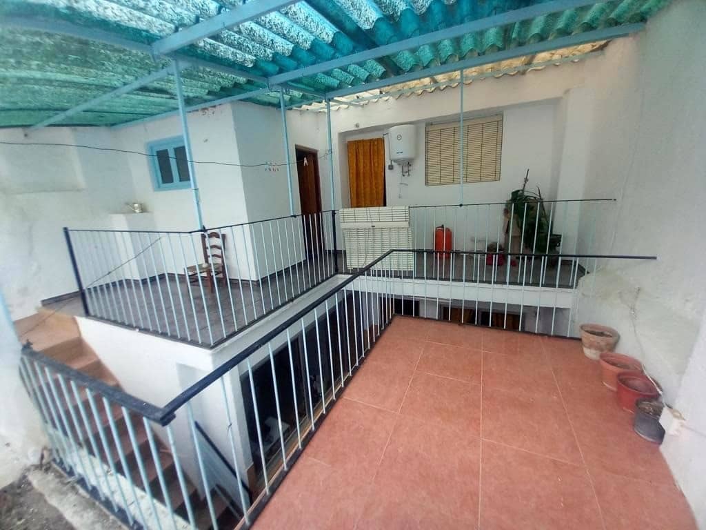 5 soverom Hus til salgs i Castillo de Locubin med svømmebasseng - € 59 000 (Ref: 9894984)