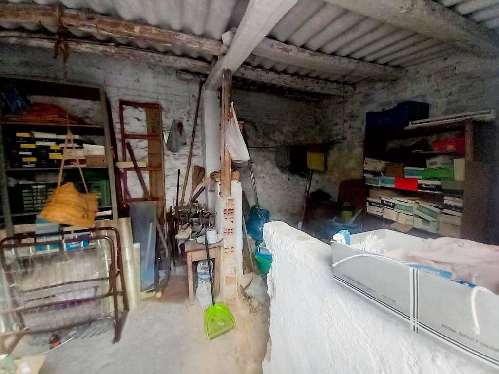 5 soverom Hus til salgs i Castillo de Locubin med svømmebasseng - € 59 000 (Ref: 9894984)