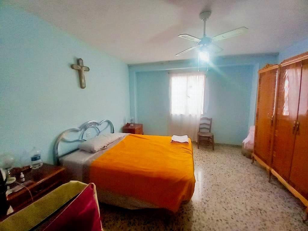 5 soverom Hus til salgs i Castillo de Locubin med svømmebasseng - € 59 000 (Ref: 9894984)