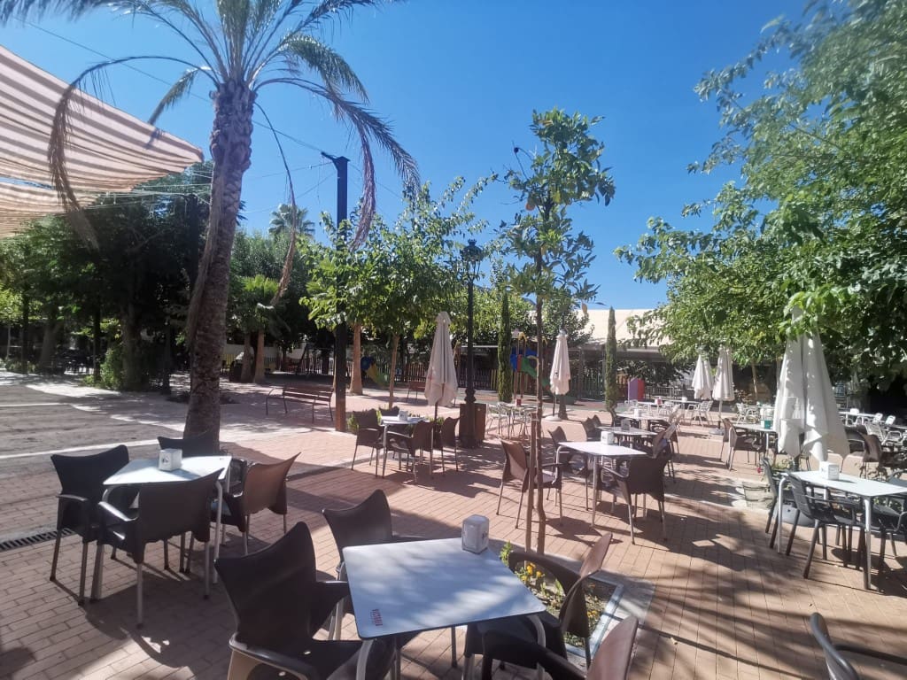 5 bedroom Townhouse for sale in Castillo de Locubin with pool - € 59,000 (Ref: 9894984)