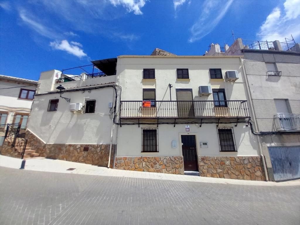 4 quarto Casa em Banda para venda em Martos - 79 000 € (Ref: 9895225)