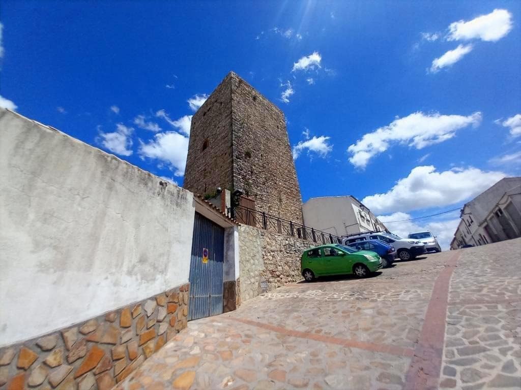 4 quarto Casa em Banda para venda em Martos - 79 000 € (Ref: 9895225)