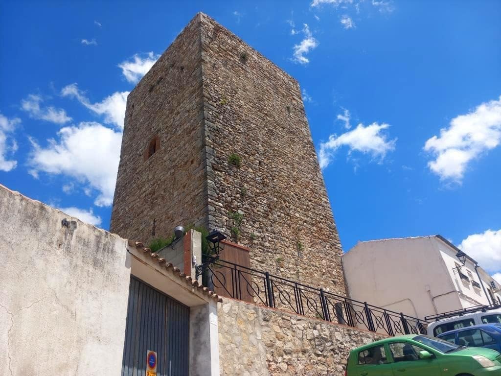 4 quarto Casa em Banda para venda em Martos - 79 000 € (Ref: 9895225)