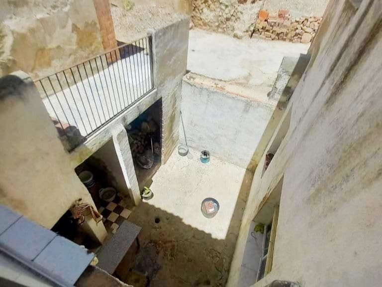 8 sypialnia Dom na sprzedaż w Martos - 55 000 € (Ref: 9915165)