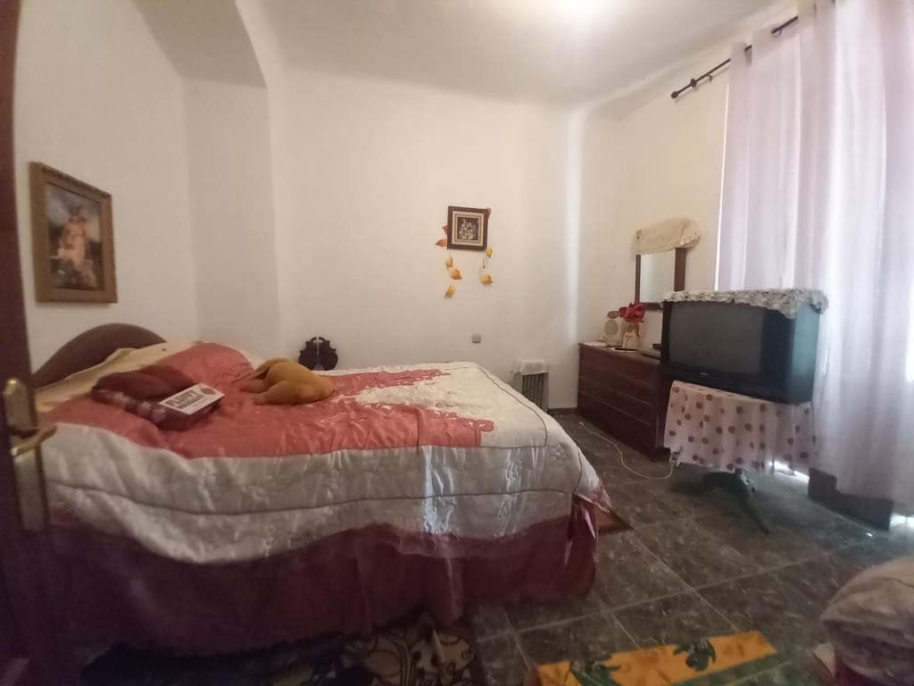 8 sypialnia Dom na sprzedaż w Martos - 55 000 € (Ref: 9915165)