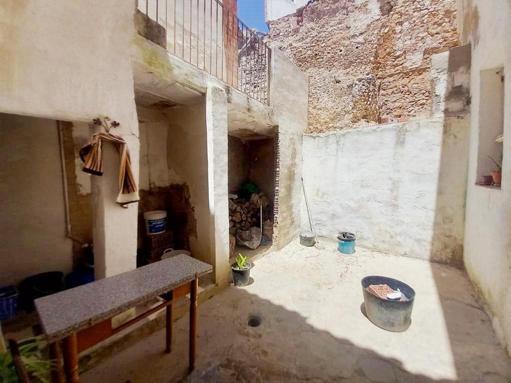 8 sypialnia Dom na sprzedaż w Martos - 55 000 € (Ref: 9915165)