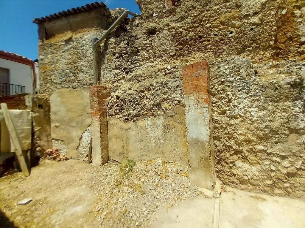 8 sypialnia Dom na sprzedaż w Martos - 55 000 € (Ref: 9915165)
