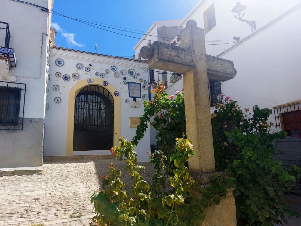 5 bedroom Townhouse for sale in Alcala la Real with pool - € 312,000 (Ref: 9936737)