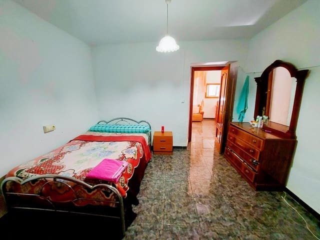 4 soverom Hus til salgs i Noguerones, Alcaudete med svømmebasseng garasje - € 83 000 (Ref: 9979395)