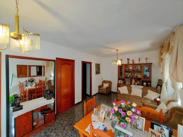 4 soverom Hus til salgs i Noguerones, Alcaudete med svømmebasseng garasje - € 83 000 (Ref: 9979395)