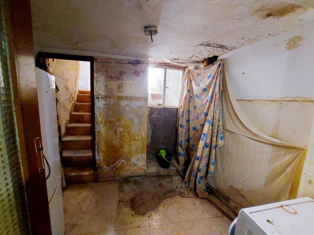 5 Zimmer Haus zu verkaufen in Martos - 18.000 € (Ref: 9990280)