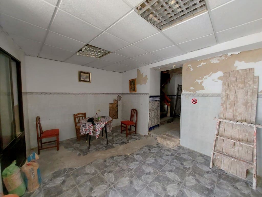 5 Zimmer Haus zu verkaufen in Martos - 18.000 € (Ref: 9990280)