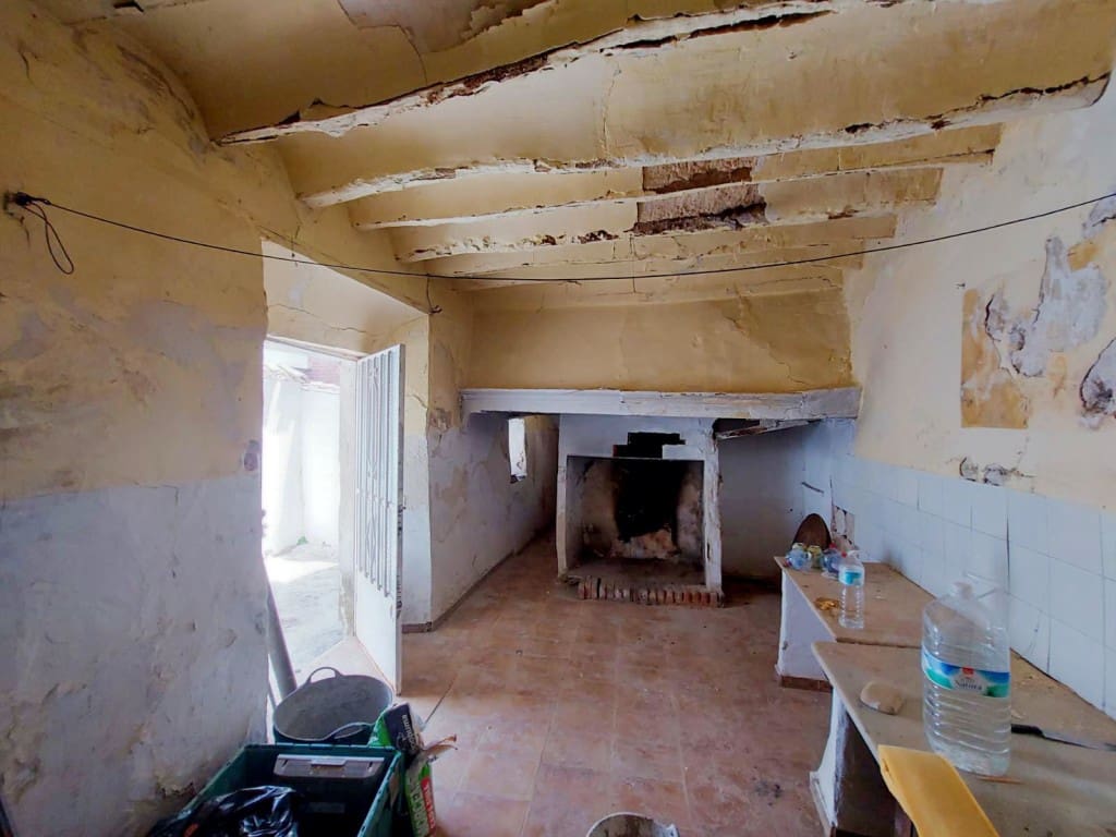 5 Zimmer Haus zu verkaufen in Martos - 18.000 € (Ref: 9990280)