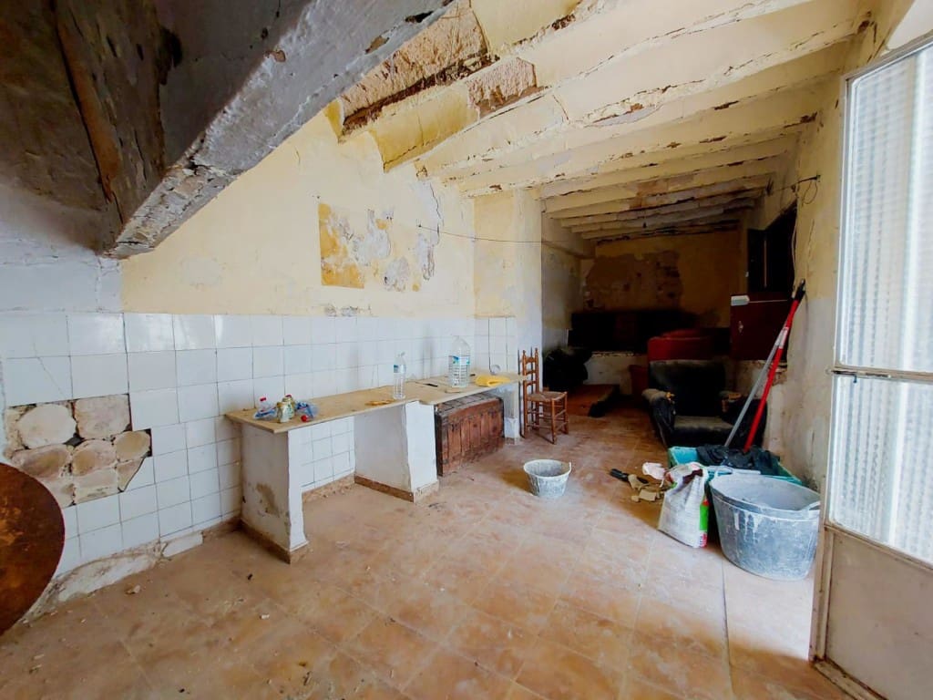 5 Zimmer Haus zu verkaufen in Martos - 18.000 € (Ref: 9990280)