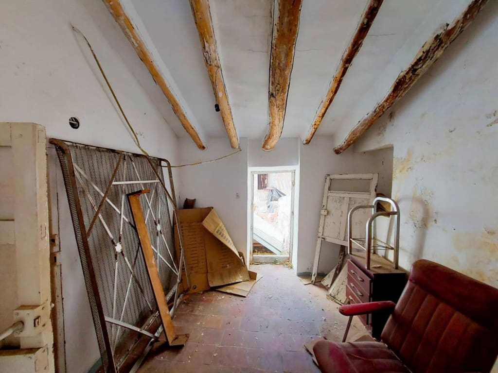 5 Zimmer Haus zu verkaufen in Martos - 18.000 € (Ref: 9990280)