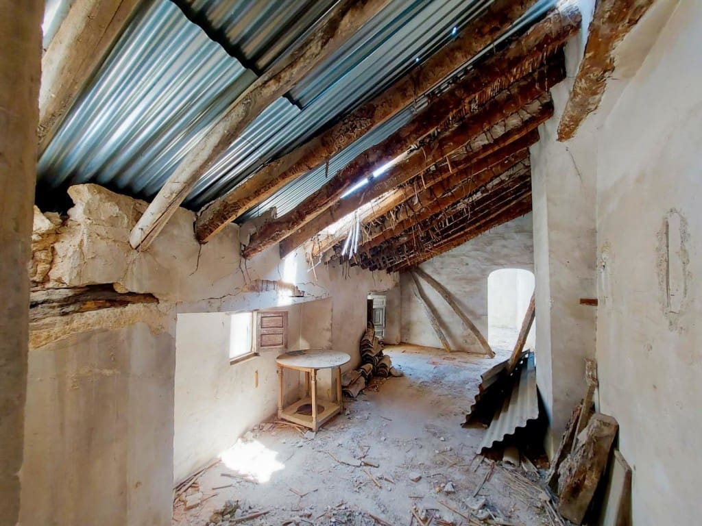 5 Zimmer Haus zu verkaufen in Martos - 18.000 € (Ref: 9990280)