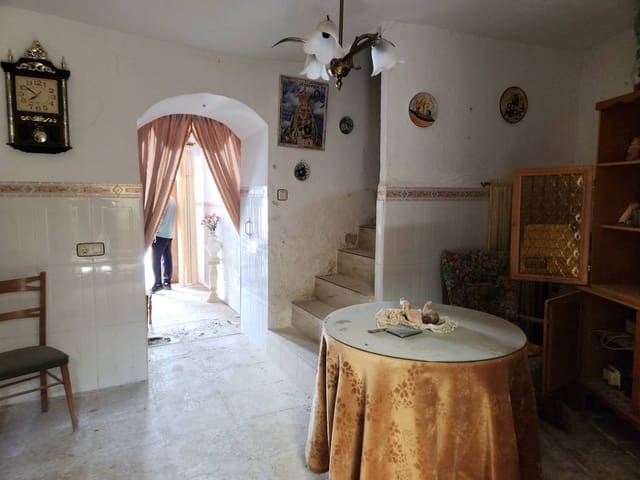 6 soveværelse Byhus til salg i Santiago de Calatrava - € 19.900 (Ref: 9994184)