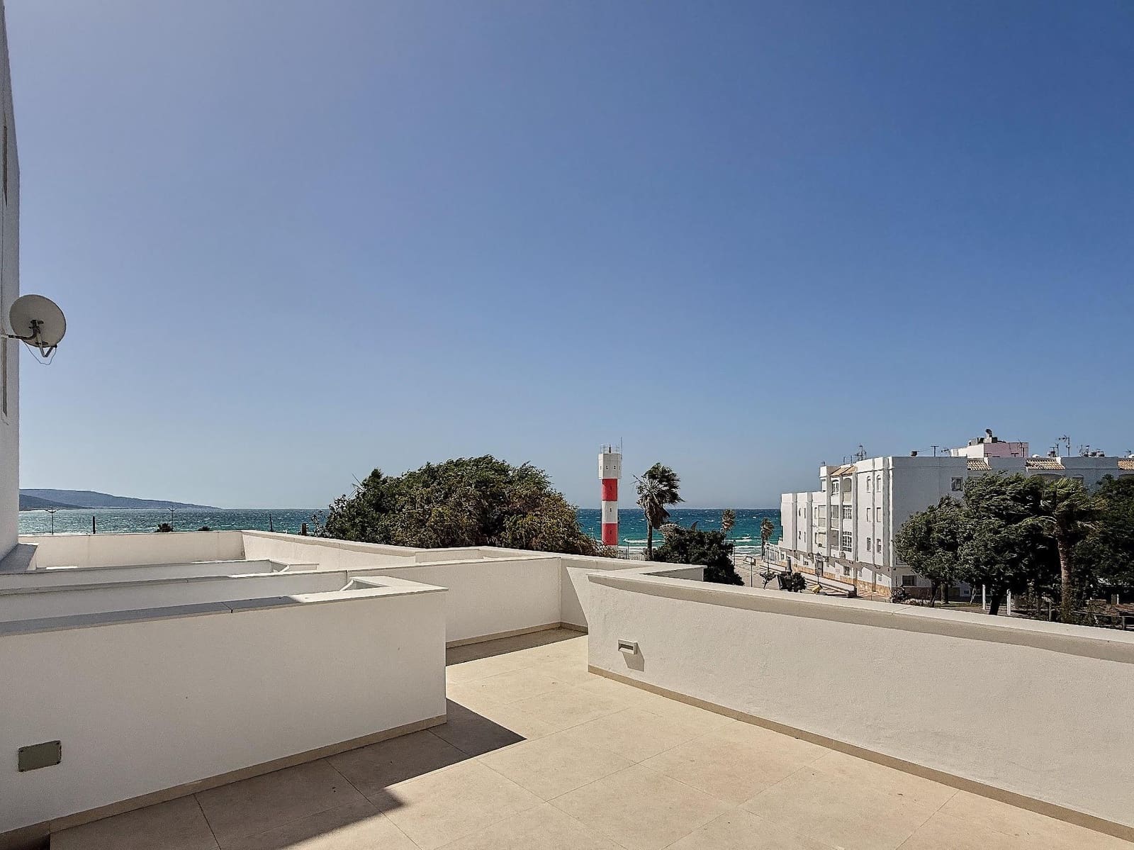2 bedroom Flat for sale in Barbate - € 350,000 (Ref: 10005619)