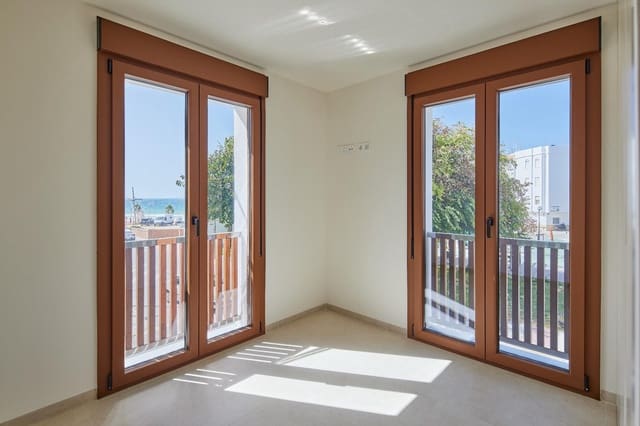 2 bedroom Flat for sale in Barbate - € 350,000 (Ref: 10005619)