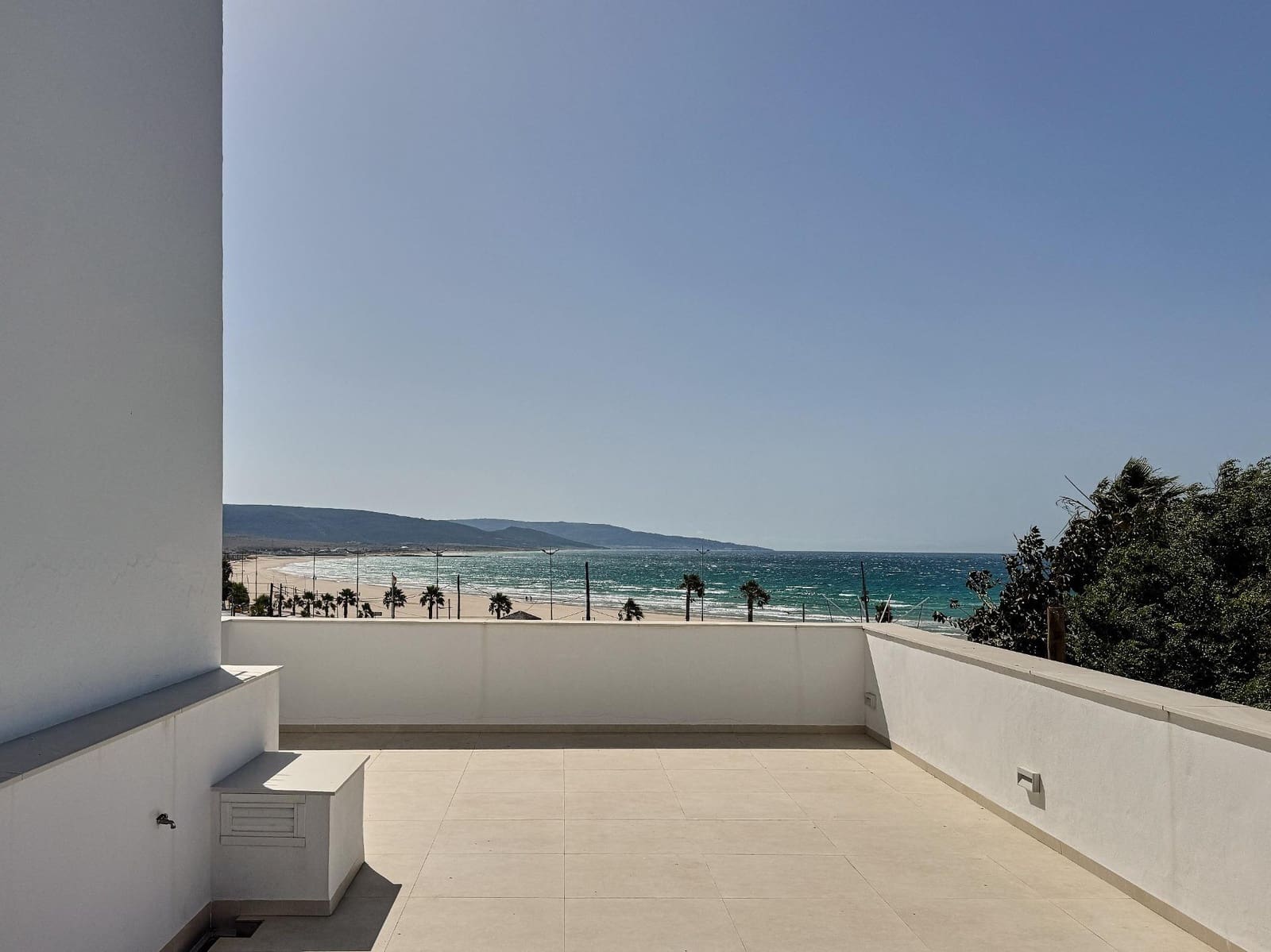 2 bedroom Flat for sale in Barbate - € 350,000 (Ref: 10005619)