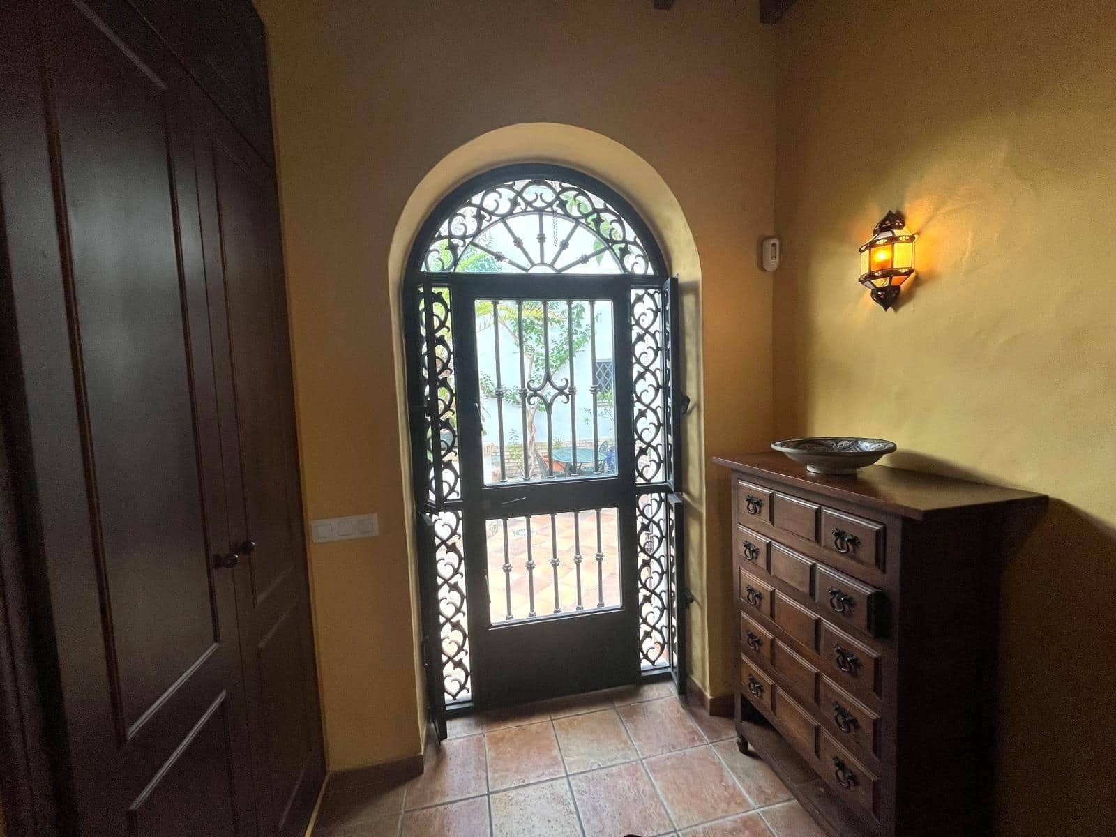 3 bedroom Townhouse for sale in Barbate - € 400,000 (Ref: 10020923)