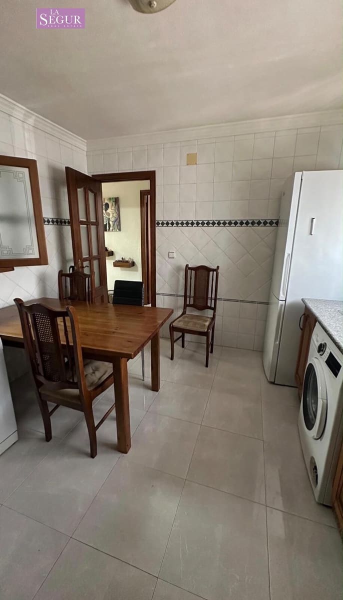3 bedroom Apartment for sale in Conil de la Frontera - € 260,000 (Ref: 10032052)