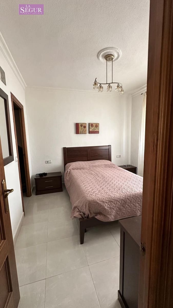 3 bedroom Apartment for sale in Conil de la Frontera - € 260,000 (Ref: 10032052)