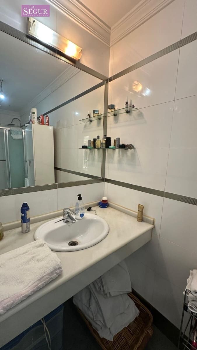 3 bedroom Apartment for sale in Conil de la Frontera - € 260,000 (Ref: 10032052)