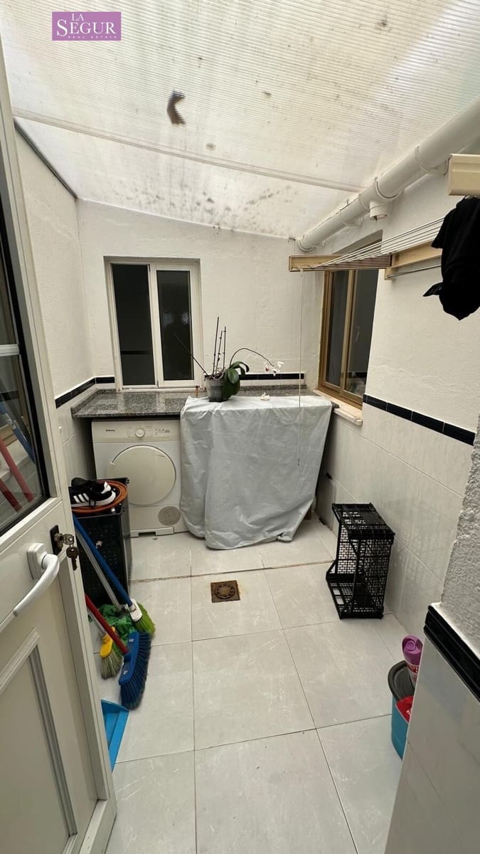 3 bedroom Apartment for sale in Conil de la Frontera - € 260,000 (Ref: 10032052)