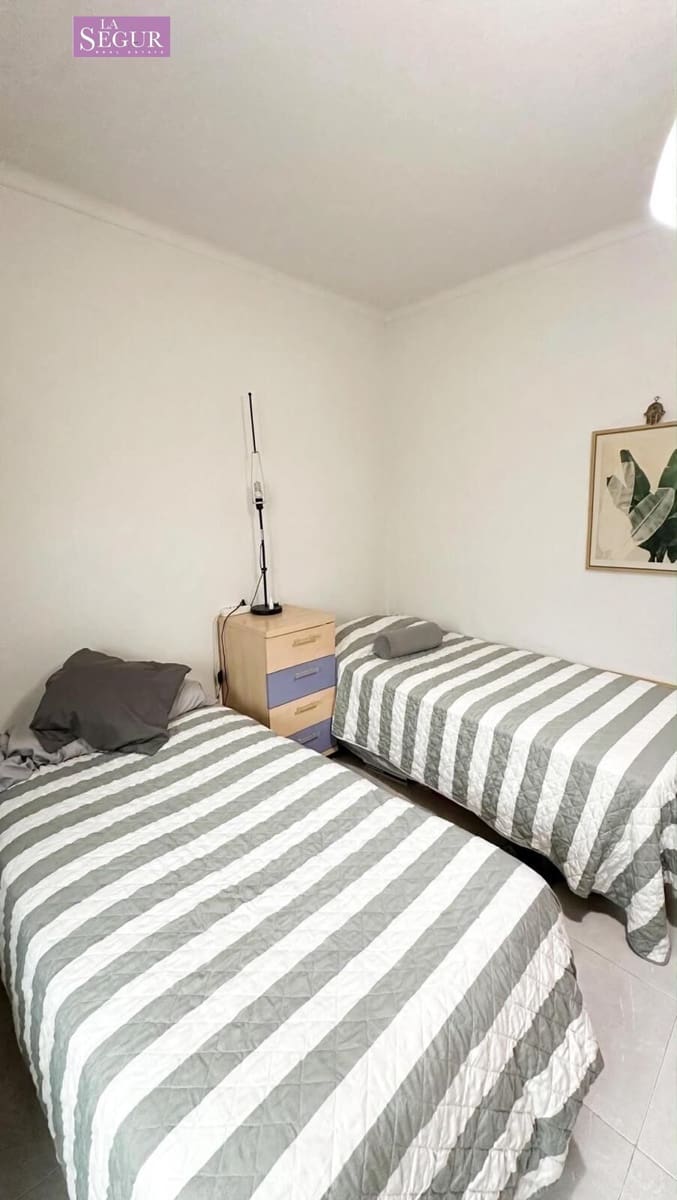 3 bedroom Apartment for sale in Conil de la Frontera - € 260,000 (Ref: 10032052)