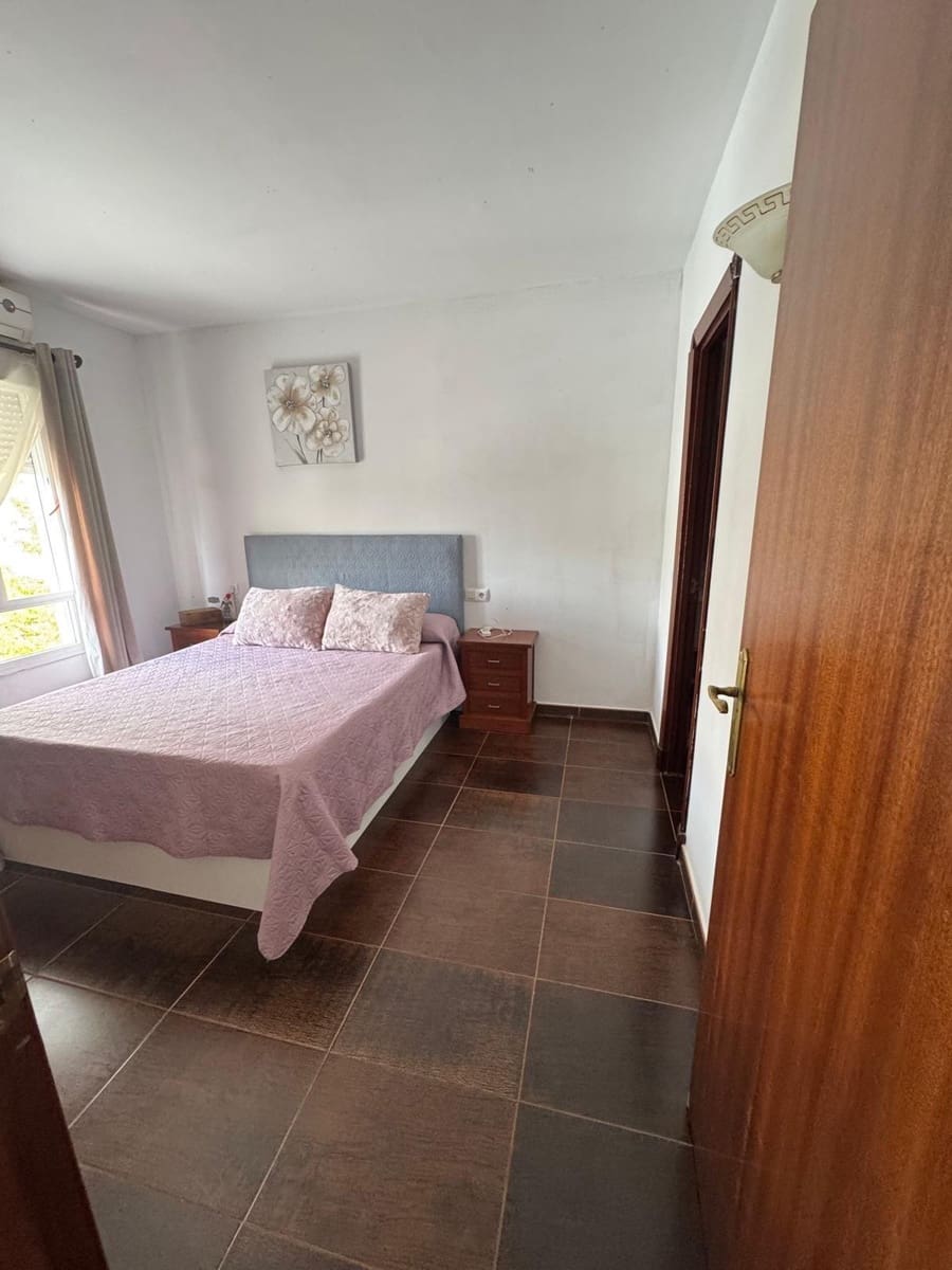 3 bedroom Flat for sale in Medina-Sidonia with garage - € 130,000 (Ref: 10033955)
