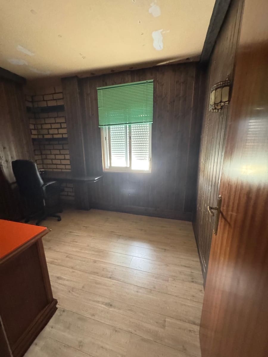3 bedroom Flat for sale in Medina-Sidonia with garage - € 130,000 (Ref: 10033955)