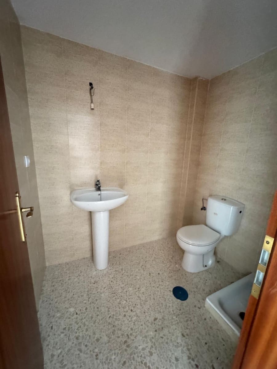 3 bedroom Flat for sale in Medina-Sidonia with garage - € 125,000 (Ref: 10035366)
