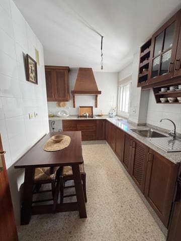 3 bedroom Flat for sale in Medina-Sidonia with garage - € 125,000 (Ref: 10035366)