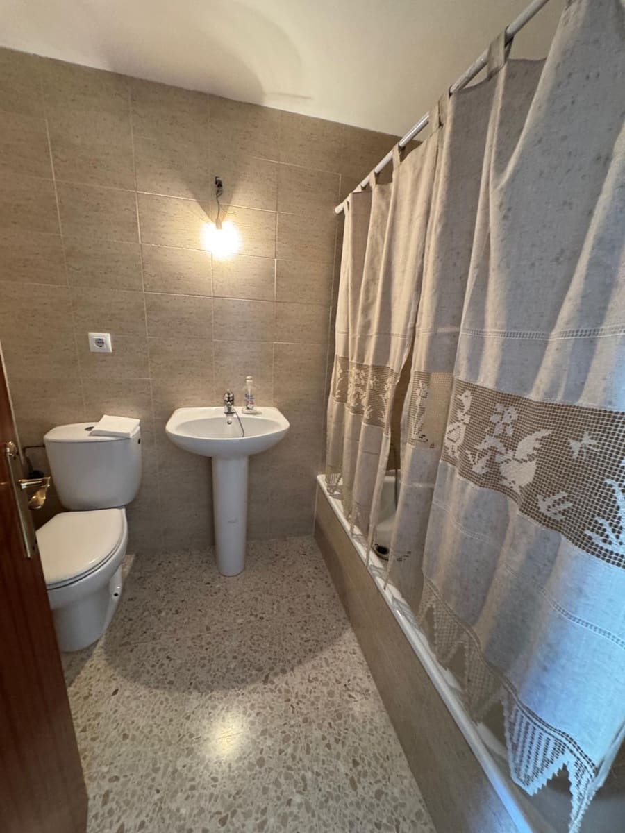 3 bedroom Flat for sale in Medina-Sidonia with garage - € 125,000 (Ref: 10035366)