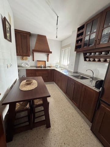 3 bedroom Flat for sale in Medina-Sidonia with garage - € 125,000 (Ref: 10035366)