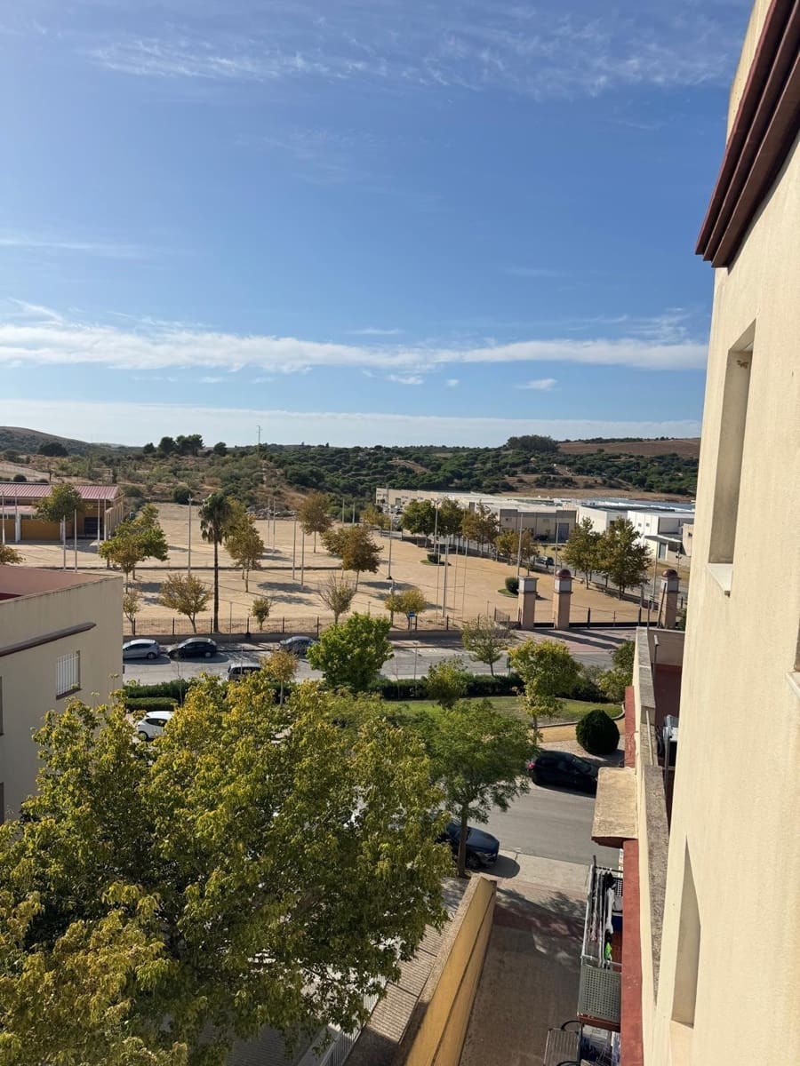 3 bedroom Flat for sale in Medina-Sidonia with garage - € 125,000 (Ref: 10035366)