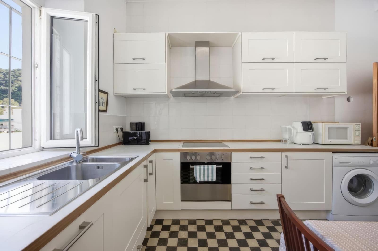 4 Zimmer Villa zu verkaufen in Vejer de la Frontera mit Garage - 375.000 € (Ref: 10047318)