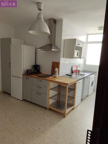 4 bedroom Flat for rent in Cádiz city - € 1,300 (Ref: 10059064)