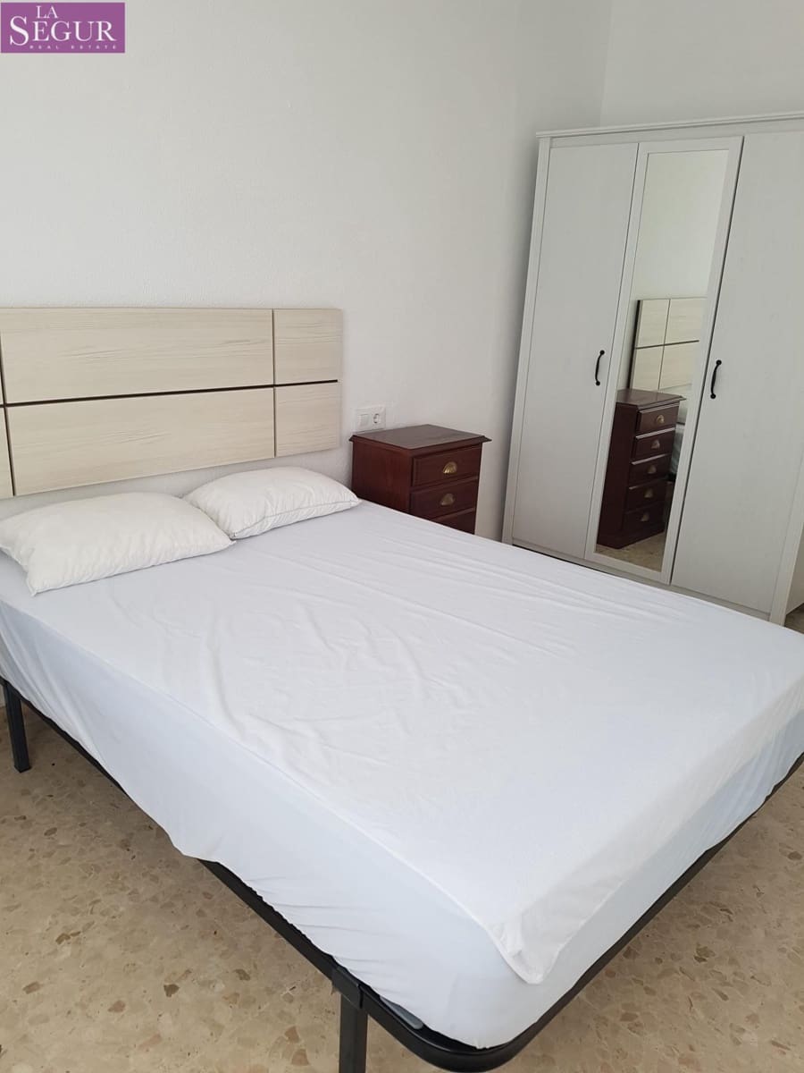 4 camera da letto Appartamento da affittare in Cadice citta - 1.300 € (Rif: 10059064)