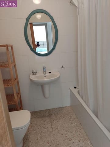 4 bedroom Flat for rent in Cádiz city - € 1,300 (Ref: 10059064)