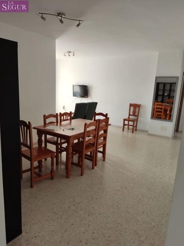 4 bedroom Flat for rent in Cádiz city - € 1,300 (Ref: 10059064)