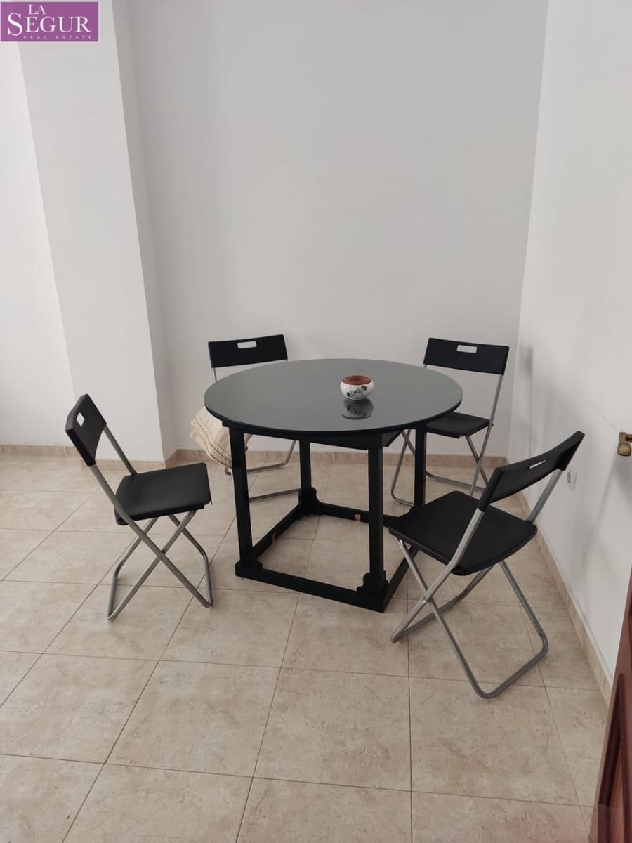 2 quarto Apartamento para arrendar em Cadis cidade - 950 € (Ref: 10059065)