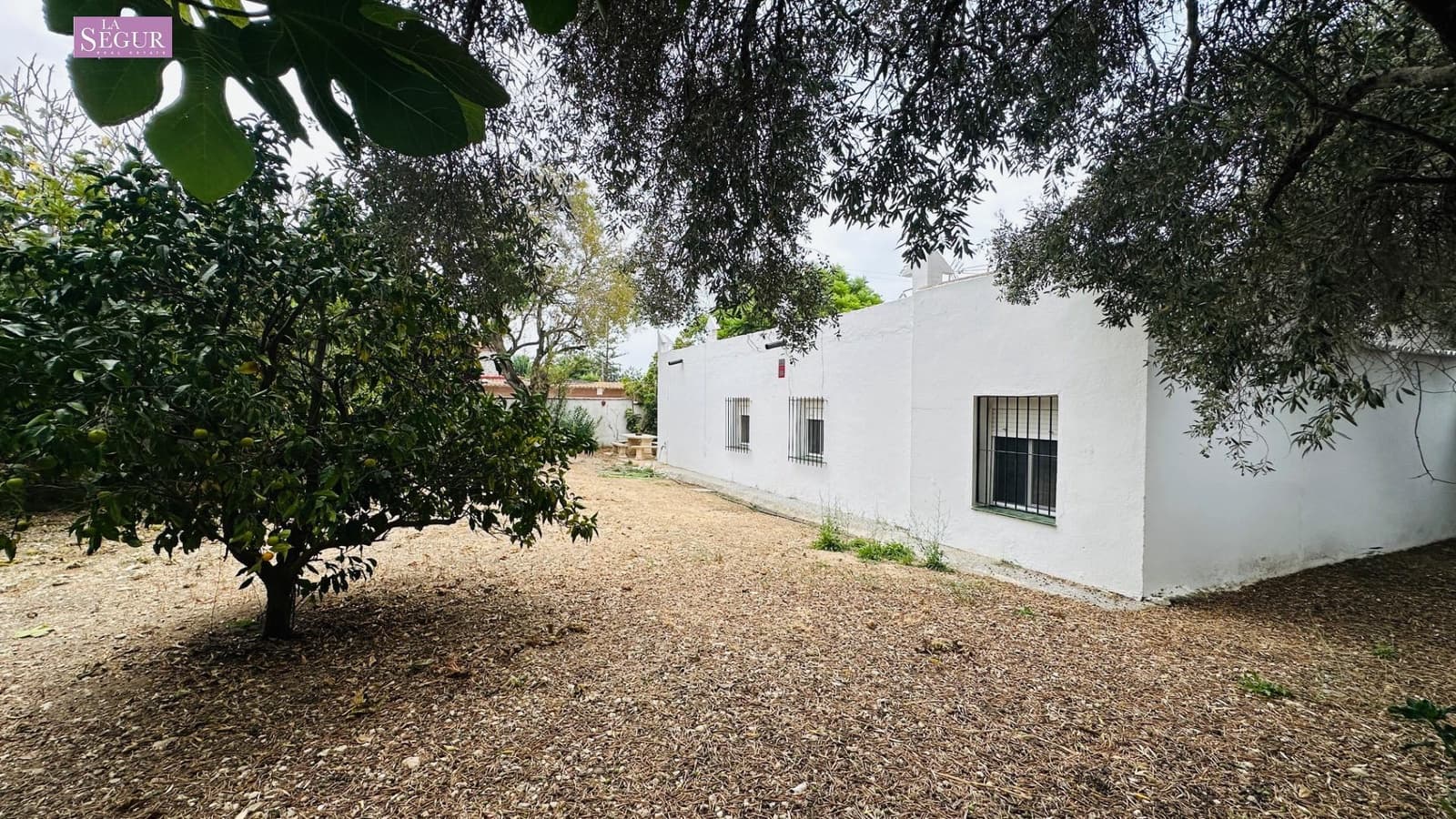 Chalet de 3 habitaciones en Conil de la Frontera en venta con garaje - 300.000 € (Ref: 10062247)