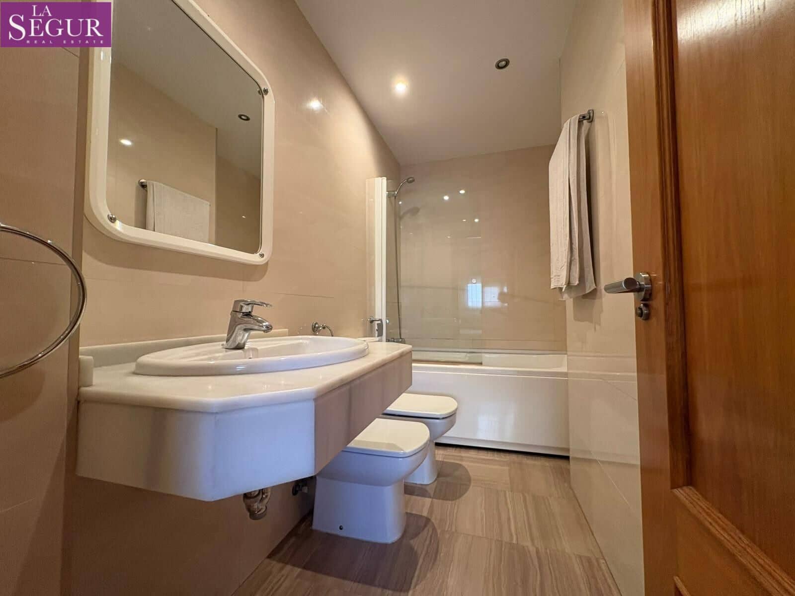 2 slaapkamer Flat te huur in Cadiz stad - € 1.200 (Ref: 10089710)