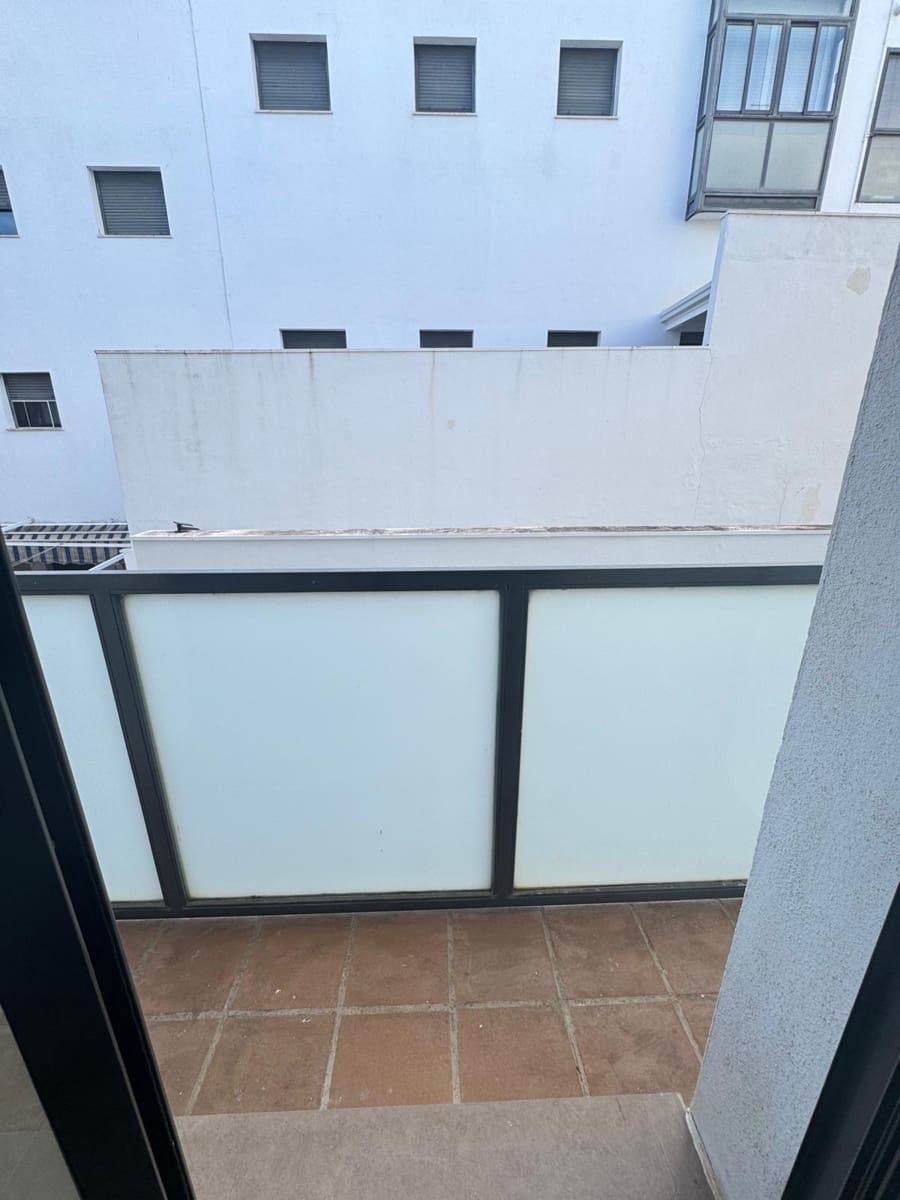 4 bedroom Flat for sale in Medina-Sidonia with garage - € 140,000 (Ref: 10139716)