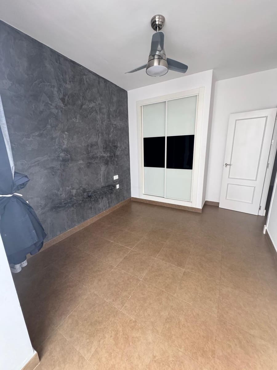 4 bedroom Flat for sale in Medina-Sidonia with garage - € 140,000 (Ref: 10139716)