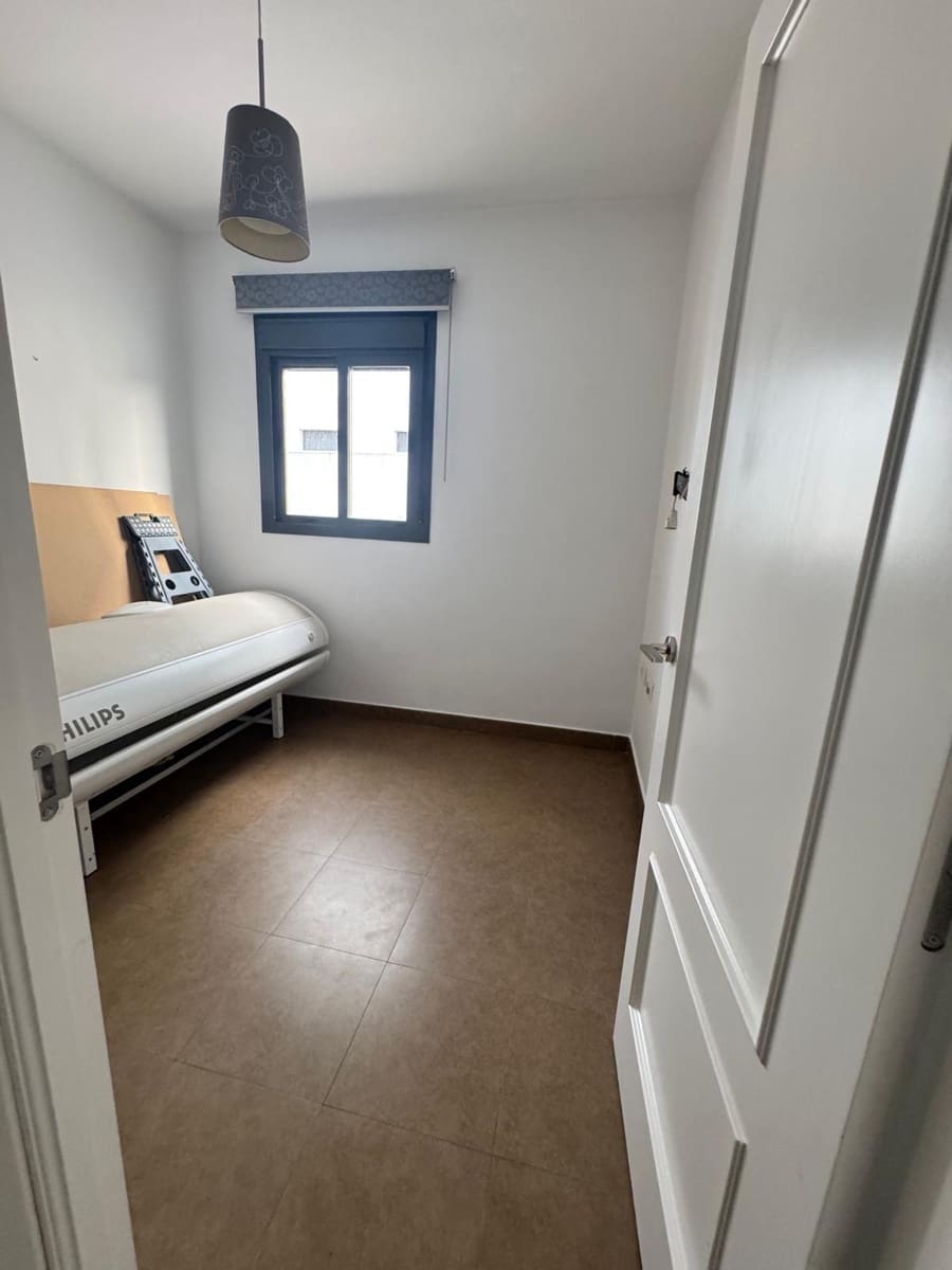 4 bedroom Flat for sale in Medina-Sidonia with garage - € 140,000 (Ref: 10139716)